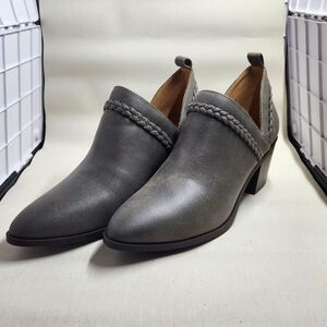 NWOT Journee Collection Sophie Block Heeled Booties Gray Size 7